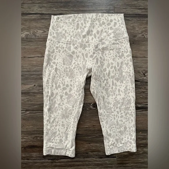 Lululemon Align High-Rise Crop 17” Cheetah Camo Antique White Leggings Size 10 - Picture 4 of 6